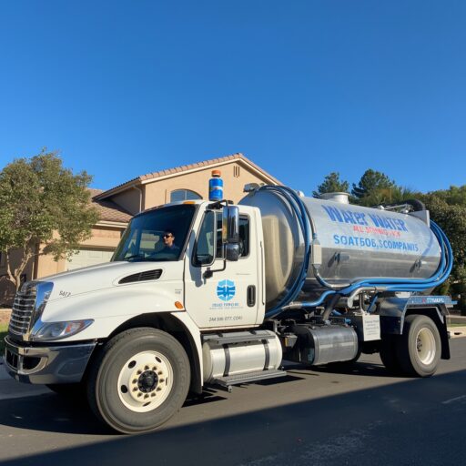 تنكر مياه عذبه لخدمت تعبئة خزانات المياه